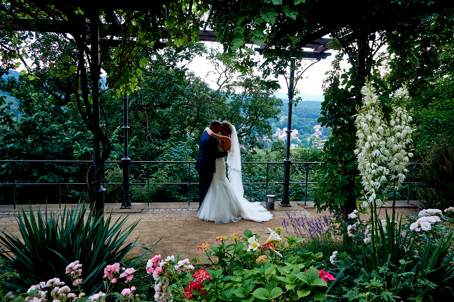 Tina und BjÃ¶rn auf dem WernigerÃ¶der Schloss, Dchlossterrassen, Wernigerode, Hochzeit, Wedding, Hochzeitsfotografin Wernigerode. Foto: Julia Bruns